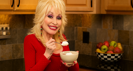 Dolly Parton's 3-Ingredient Fruit Cocktail Cake Is Retro Perfection Recipe