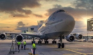 FAA to Cut Air Traffic by 10% at 40 Major U.S. Airports Amid Government Shutdown
